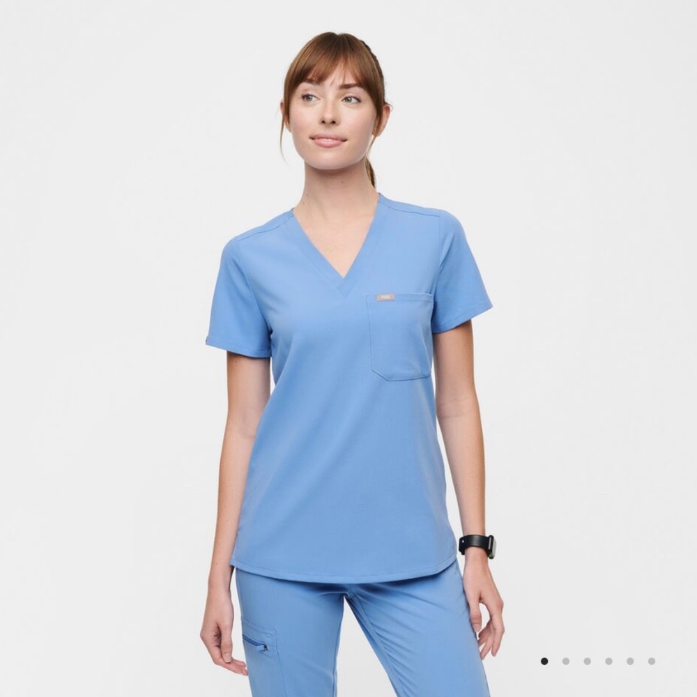 Figs Catarina One-Pocket Top